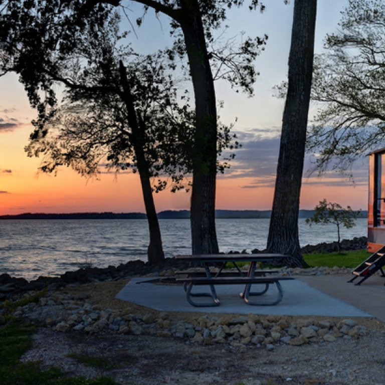 Rv campsite sunset in british columbia