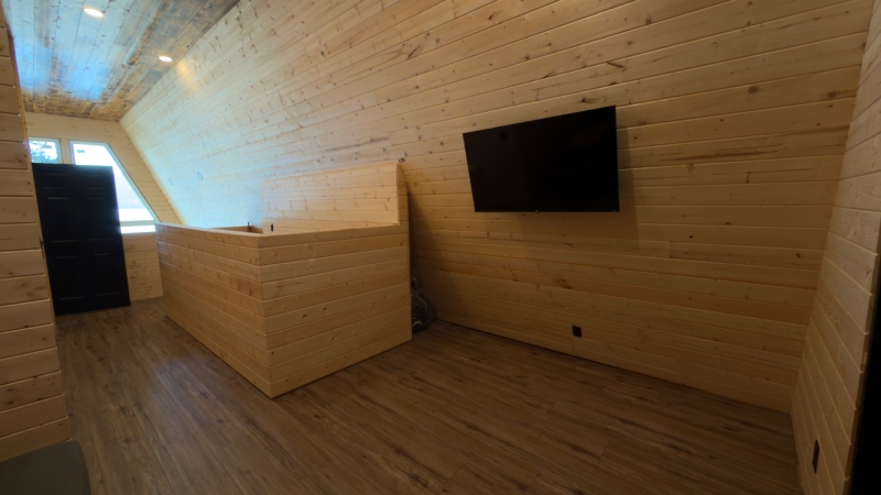 Lodge upstairs tv
