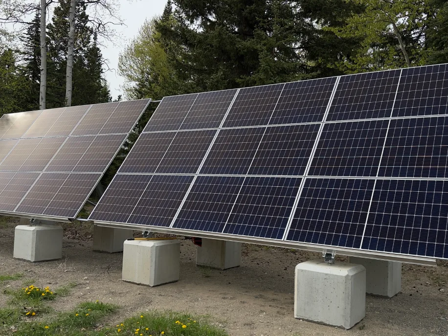 Solar panel sustutdene